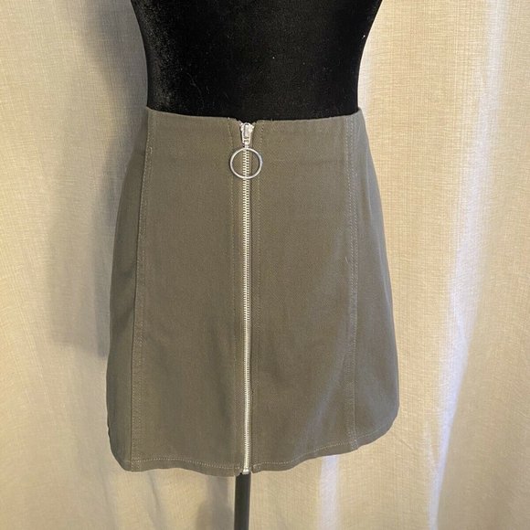 Francesca's Collections Dresses & Skirts - NEW Francesca's Harper Full Zipper Skirt